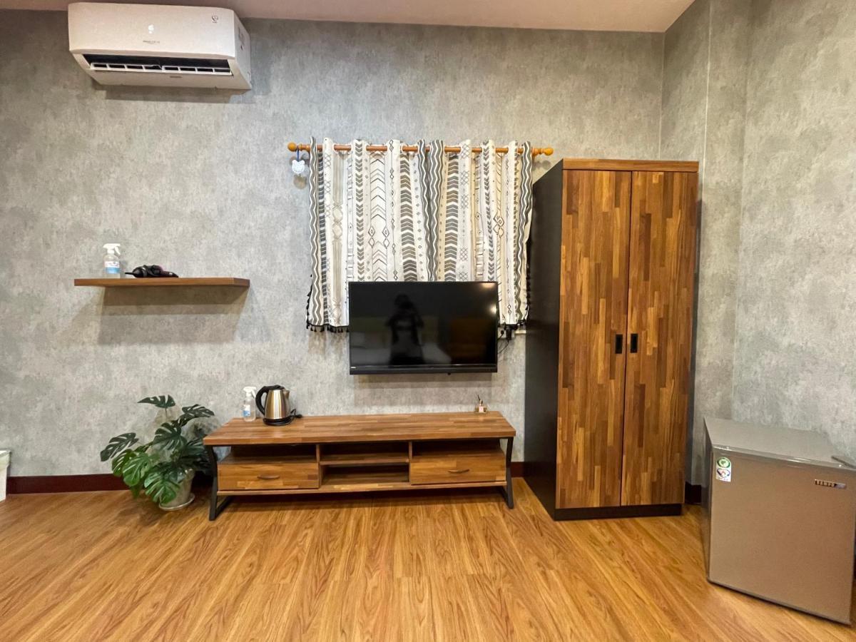 鄉間小路 Home 備有專屬停車場 Csusan Kültér fotó